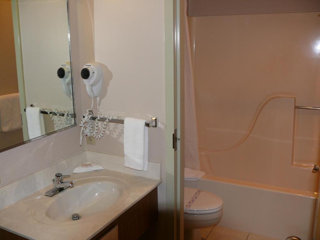 The Woodridge Inn Connersville Quarto foto